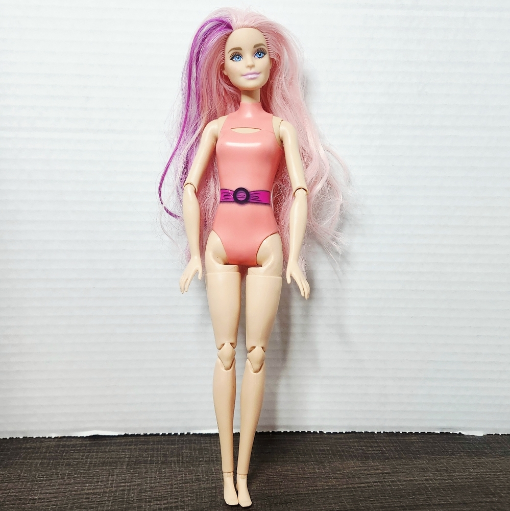 Barbie - Picture 1 of 8